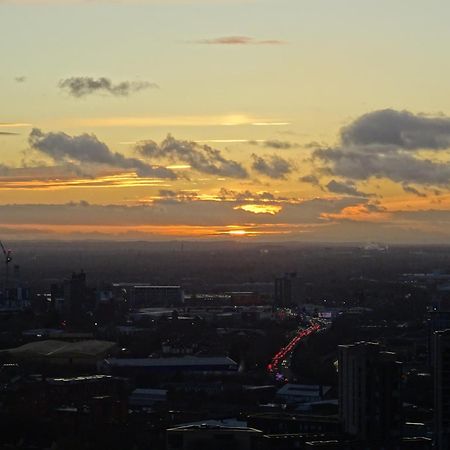Luxury 2 Bed Penthouse With Stunning Views In Manchester City Centre Extérieur photo