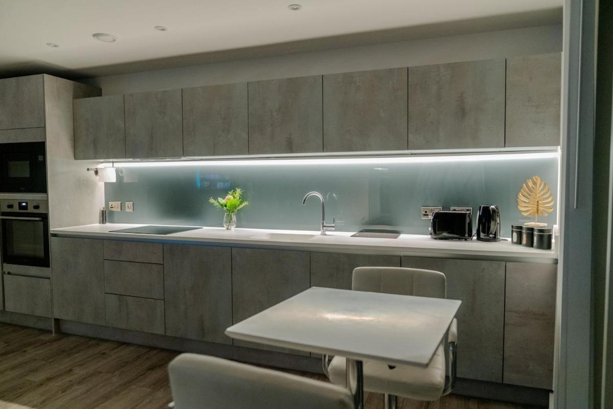 Luxury 2 Bed Penthouse With Stunning Views In Manchester City Centre Extérieur photo