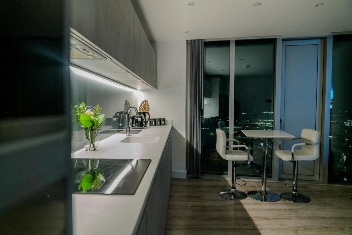 Luxury 2 Bed Penthouse With Stunning Views In Manchester City Centre Extérieur photo
